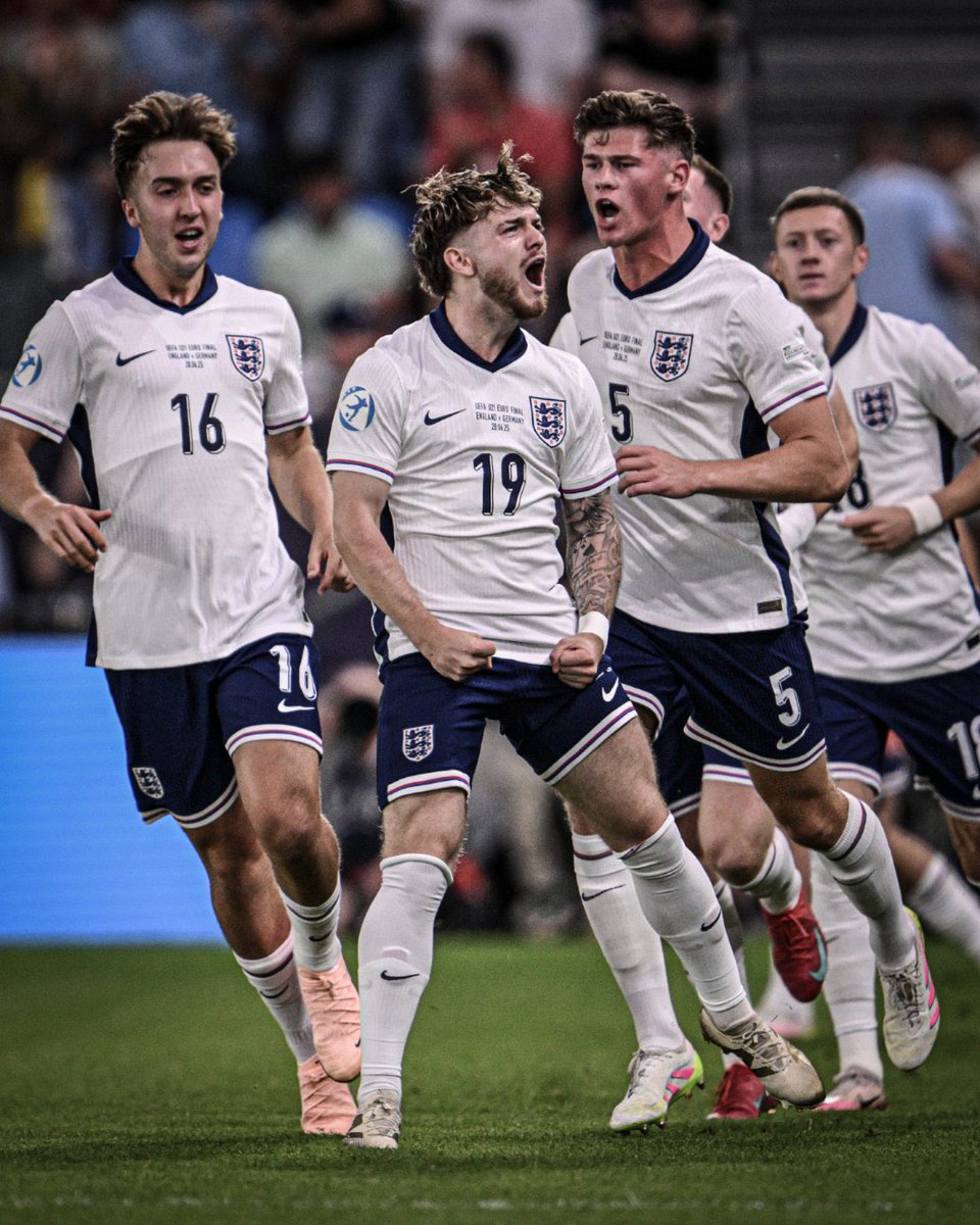 FootballFunnnys's tweet image. England are well and truly ready for WC 2026.
It's coming home finally. 🔥