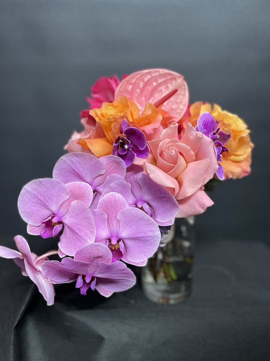 AveryEvents's tweet image. Bridal bouquet. We L O V E colour