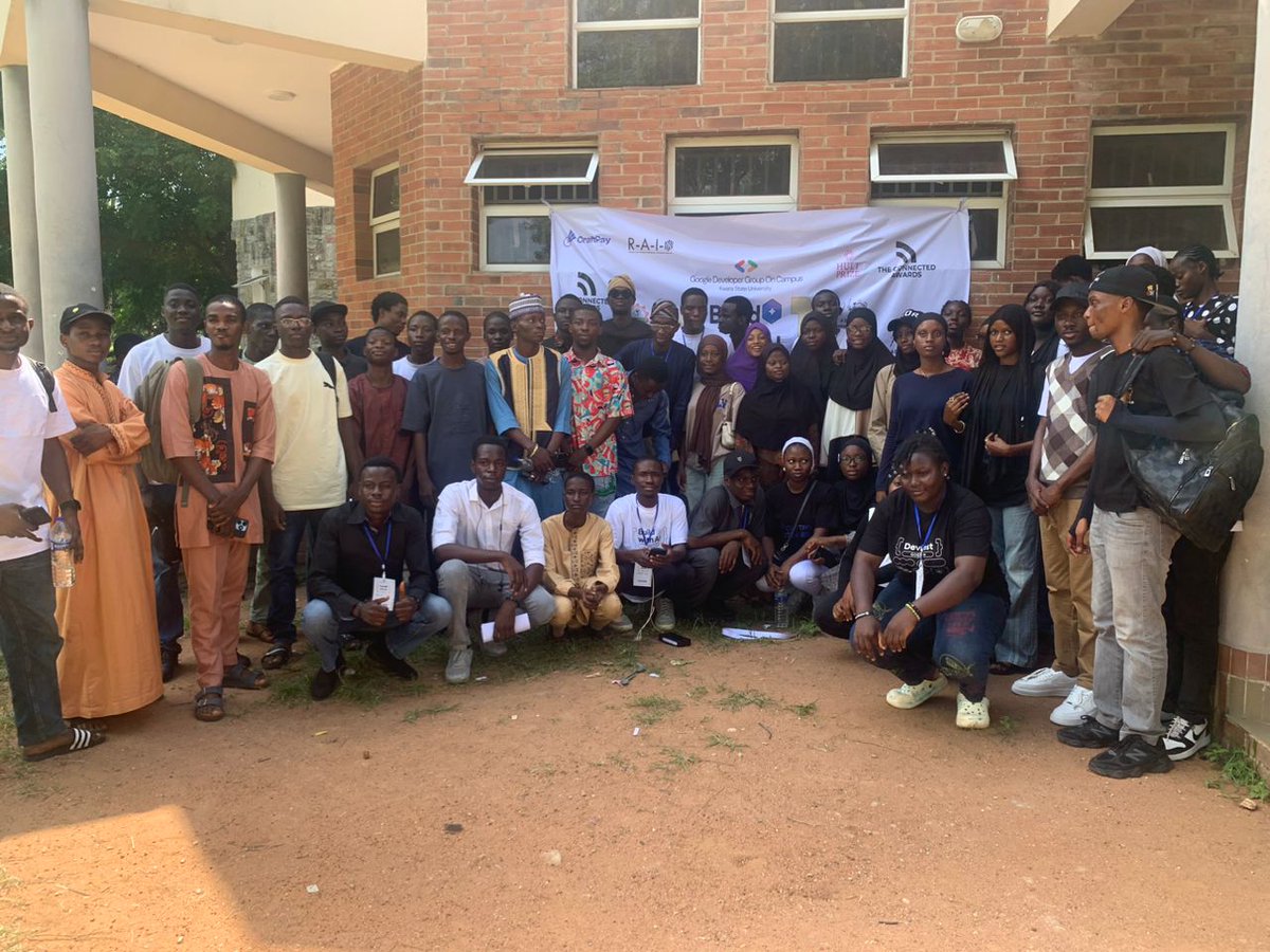 AbdulmujeebAwo1's tweet photo. 🚀 Proud to help organize Build with AI with GDGoc Kwasu and facilitate workshops that made AI accessible and exciting. What a day!

#BuildWithAI #GDGocKwasu https://t.co/6kpNHw2o4x