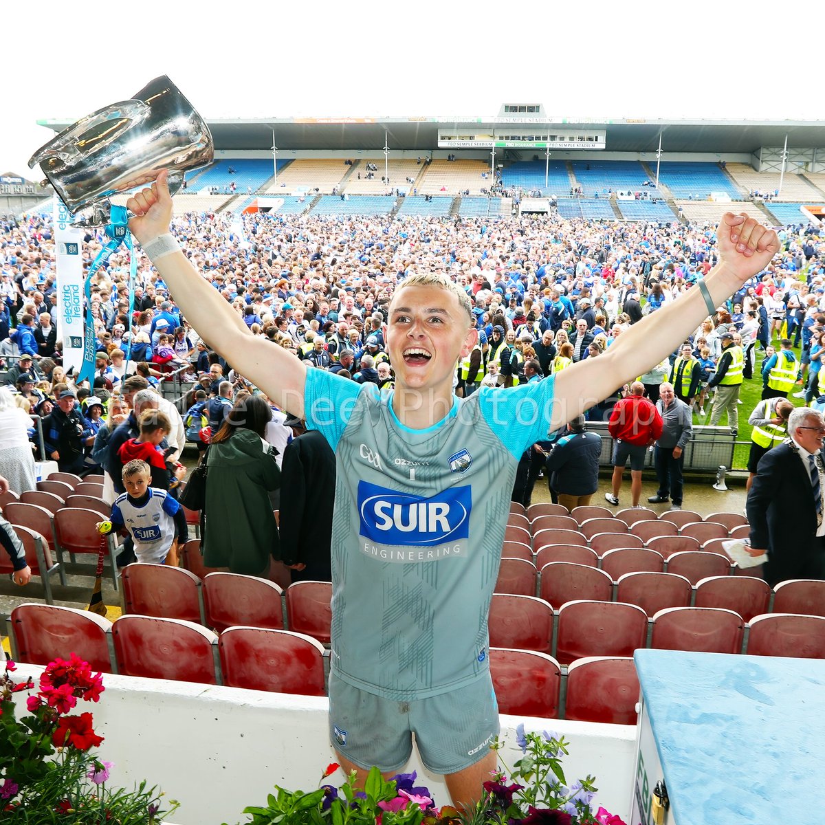 EddieDee_'s tweet image. Unbelievable scenes in Semple Stadium this evening as @WaterfordGAA minors clinched the All Ireland title by defeating Clare🔵⚪️🔵⚪️📸