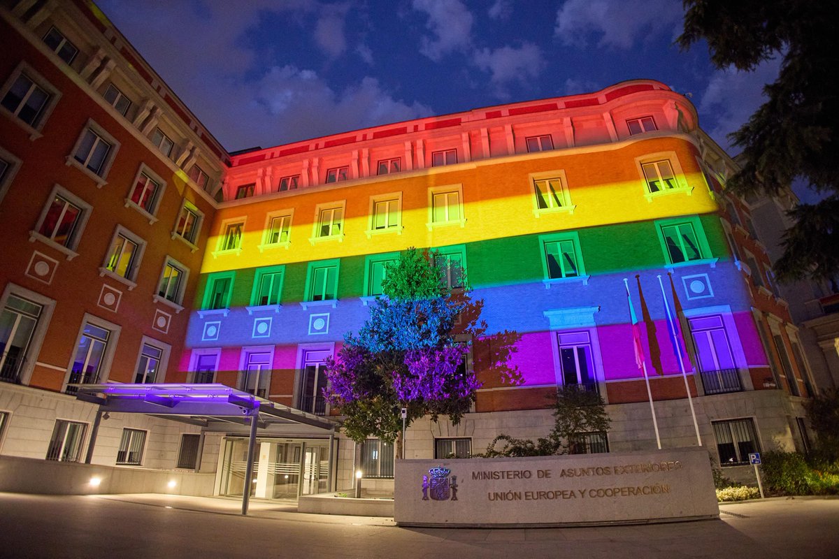 Ministerio de Asuntos Exteriores, UE y Cooperación (@maecgob) on Twitter photo En el Día Internacional del #OrgulloLGTBI, y en el año del 20º aniversario del matrimonio igualitario en nuestro país, celebramos la diversidad, la igualdad, los derechos humanos y la tolerancia iluminando la fachada de las sedes del <a href="/MAECgob/">Ministerio de Asuntos Exteriores, UE y Cooperación</a>.
#OrgulloLGTBI #SíSeguimosQueriendo En el Día Internacional del #OrgulloLGTBI, y en el año del 20º aniversario del matrimonio igualitario en nuestro país, celebramos la diversidad, la igualdad, los derechos humanos y la tolerancia iluminando la fachada de las sedes del <a href="/MAECgob/">Ministerio de Asuntos Exteriores, UE y Cooperación</a>.
#OrgulloLGTBI #SíSeguimosQueriendo