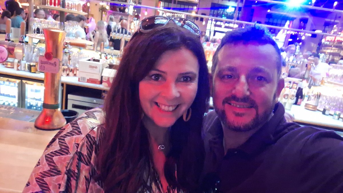 DianeS08's tweet photo. 30 years together this week @ianspeny 🥰🙉🥂🍻 https://t.co/TwV0pV87h1