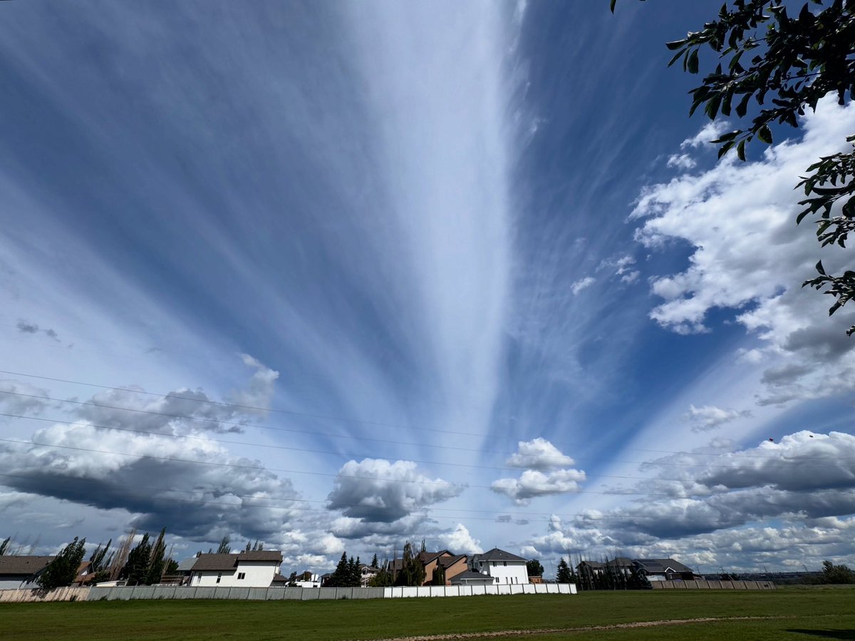 Interesting skies today..
#yeg #edmonton #summer #sky #clouds #weather #yegwx