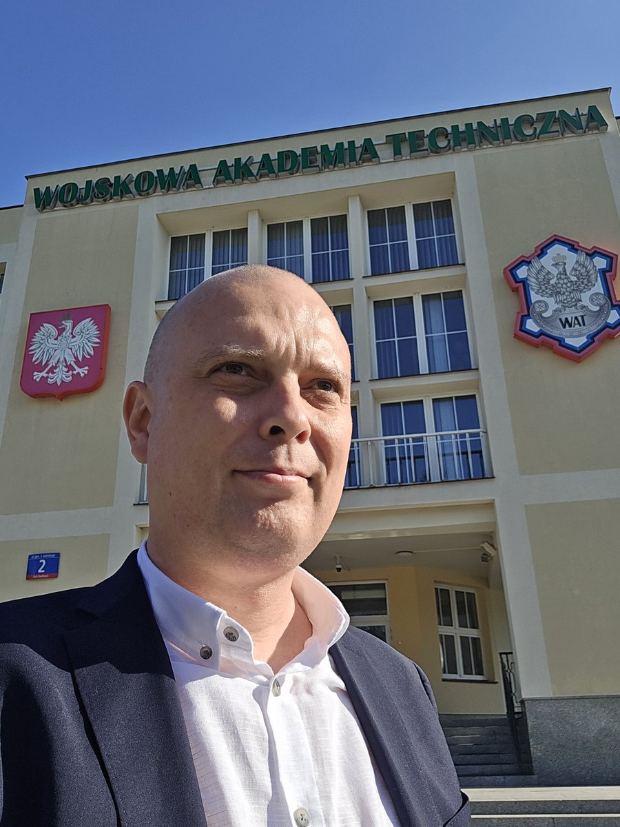 ad_bialas's tweet image. Ukończyłem studia podyplomowe Master of Business Administration - MBA Zarządzanie Cyberbezpieczeństwem prowadzone przez @WatWcy @WAT_edu.
To był intensywny czas. Studia dały mi znacznie więcej niż tylko wiedzę z zakresu cyberbezpieczeństwa i szansę na rozwój kompetencji…