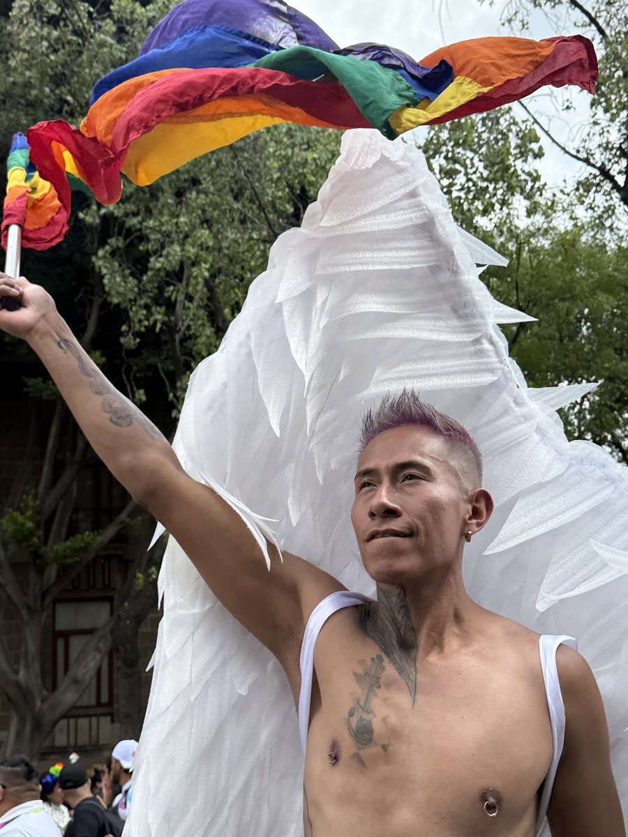 lupitamadrigal1's tweet image. Hashtags: #MarchaLGBT2025 #CDMXConOrgullo #AmorEsAmor
