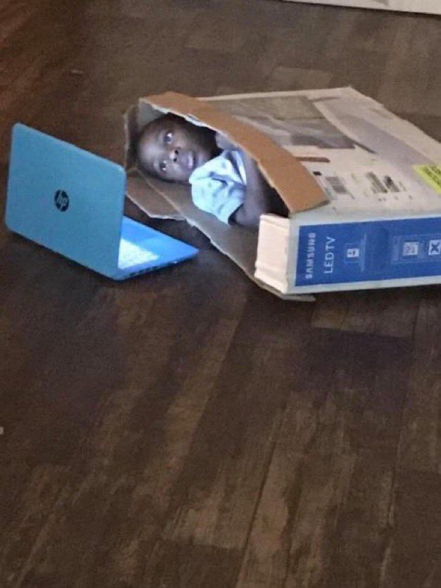 Just walked in on <a href="/MangoSKP/">Mango</a> going through vod fair play to lil bro he’s getting ready for lan 🔥