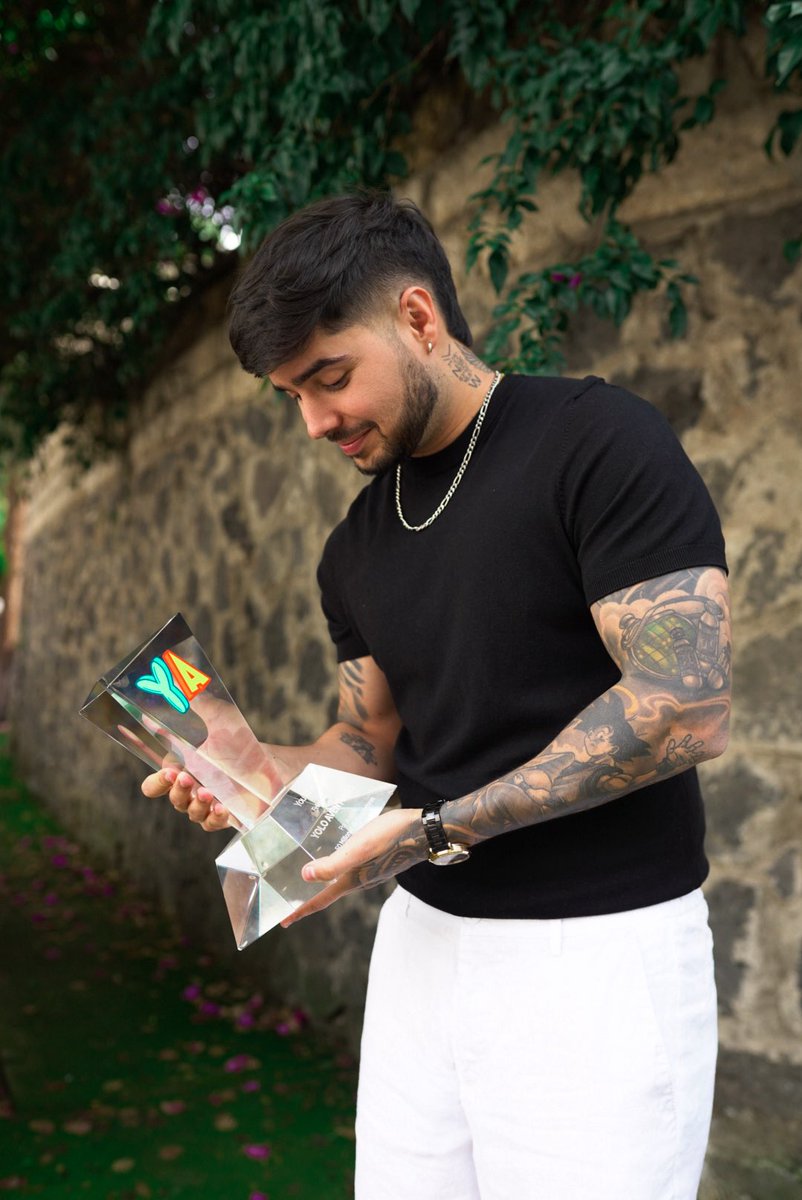 Hoy se cumplen 10 años desde que subí mi primer video en Youtube, gracias por acompañarme en esta gran aventura 🥹❤️