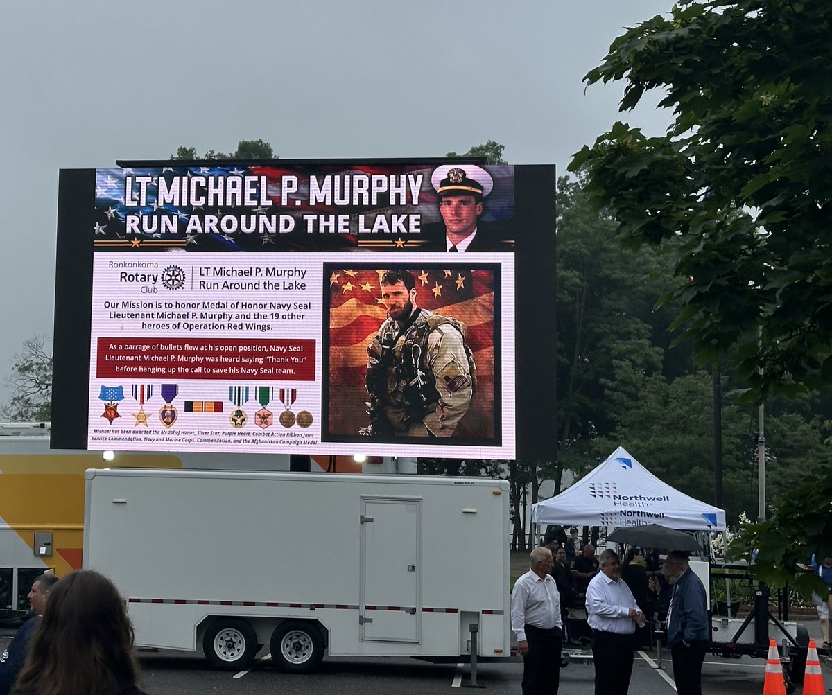 The Raimondo squad showed up for the LT Michael P. Murphy 4 Mi this morning! A great way to spend the day together and honor a Long Island hero. 🇺🇸