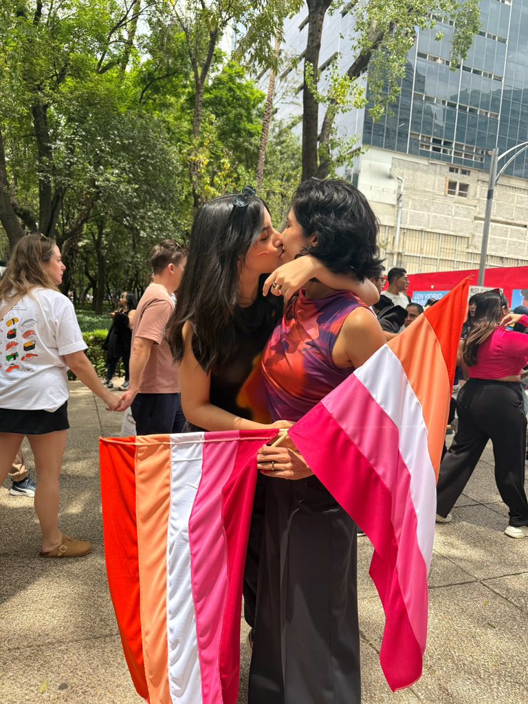 my girl my girl my girl🧡🤍🩷