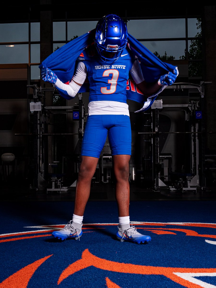 Major Pride tweet media