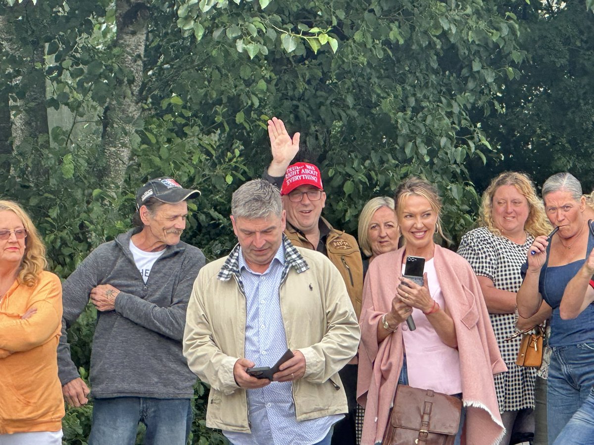 sutr_wales's tweet image. Too many people queuing tonight to hear Katie Hopkins- someone who mocks working class people and the oppressed.
Right wing humour encourages people to kick down, and all the mainstream politicians have been encouraging people to do that lately.
Good to see that there are…
