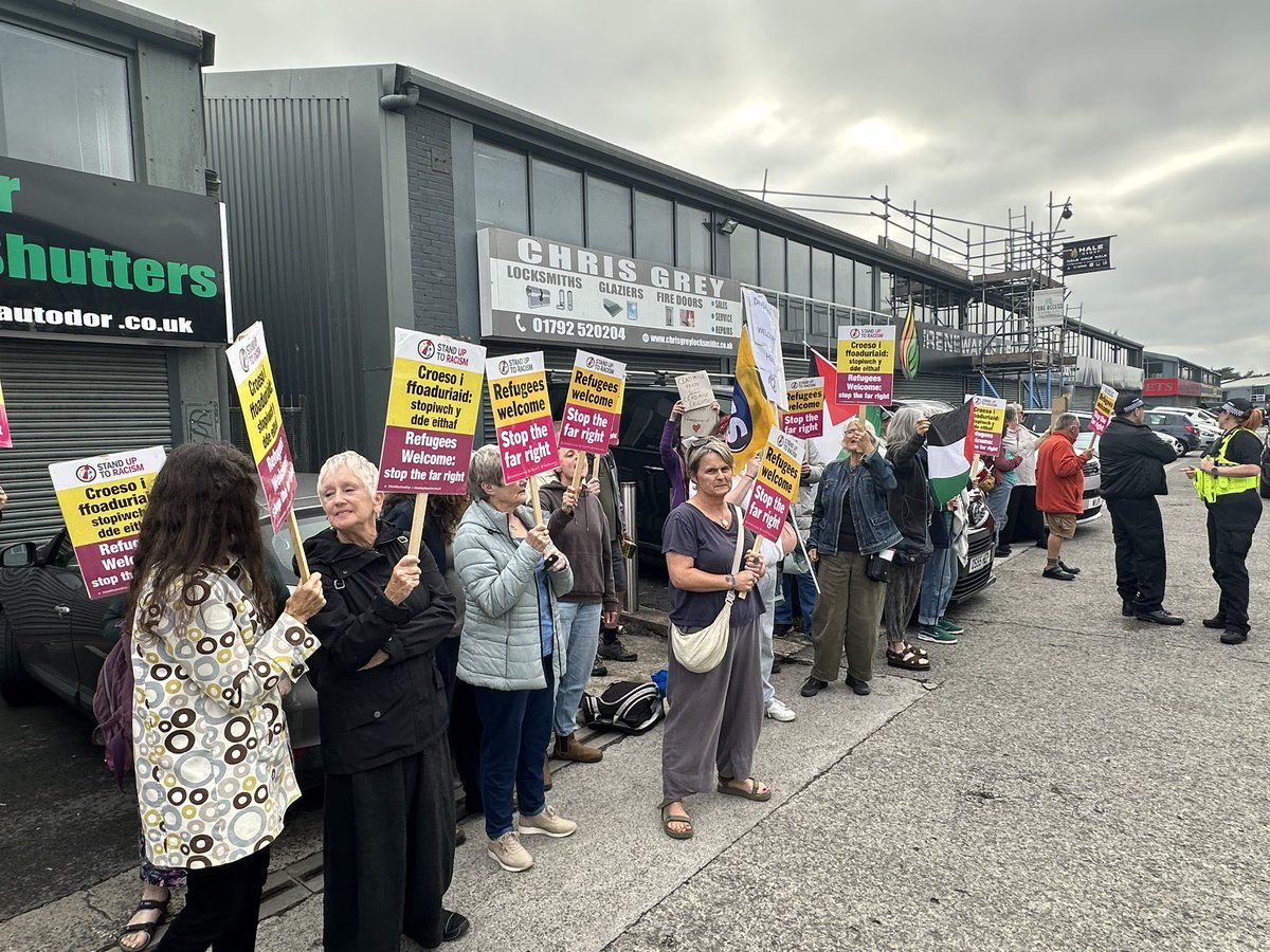 sutr_wales's tweet image. Too many people queuing tonight to hear Katie Hopkins- someone who mocks working class people and the oppressed.
Right wing humour encourages people to kick down, and all the mainstream politicians have been encouraging people to do that lately.
Good to see that there are…