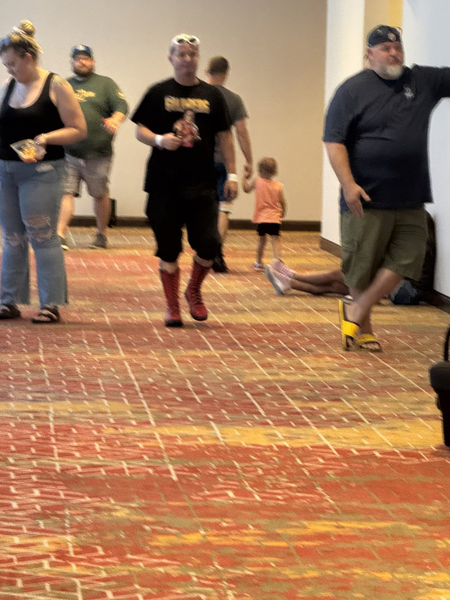 At the <a href="/ProWKing1/">Pro Wrestling King</a> event tonight in Mishawaka and we’ve got <a href="/MustafaAli_X/">Mustafa Ali</a> and <a href="/realellsworth/">James Ellsworth</a>

Wished I had planned with extra cash to get photos with them but my stupidity. 

Time to enjoy an awesome event!