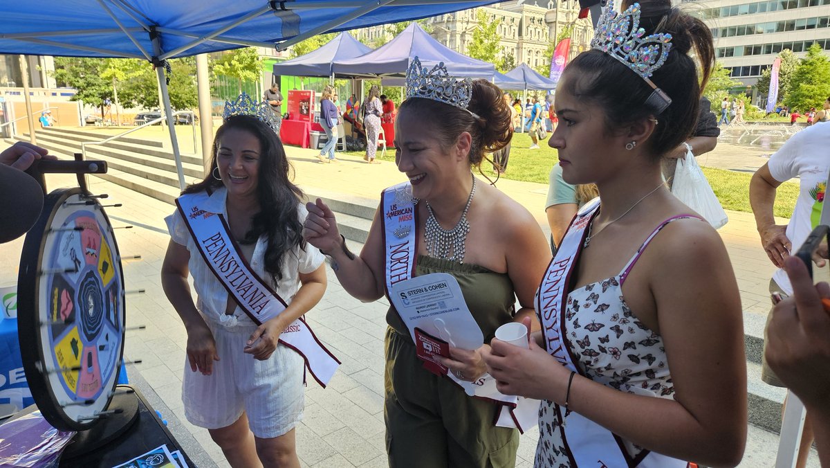 PhillyH2O's tweet image. Beautiful day for the Concilio 2025 Hispanic Fiesta in Philly's LOVE Park! Special shout out to PWD employees Liz and Pedro for joining the Public Affairs team today and helping with Spanish language translations.