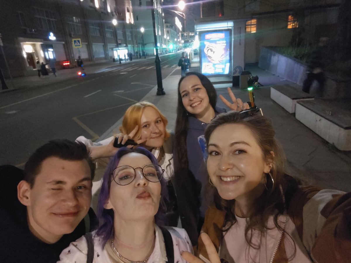 Shellia_np's tweet image. Новая реальность :з нет, пока не переехала, но за последний год я в Москве уже раз 10 и мне нравится то, что происходит 
Может быть не за горами и переезд, кто знает 🥰💞