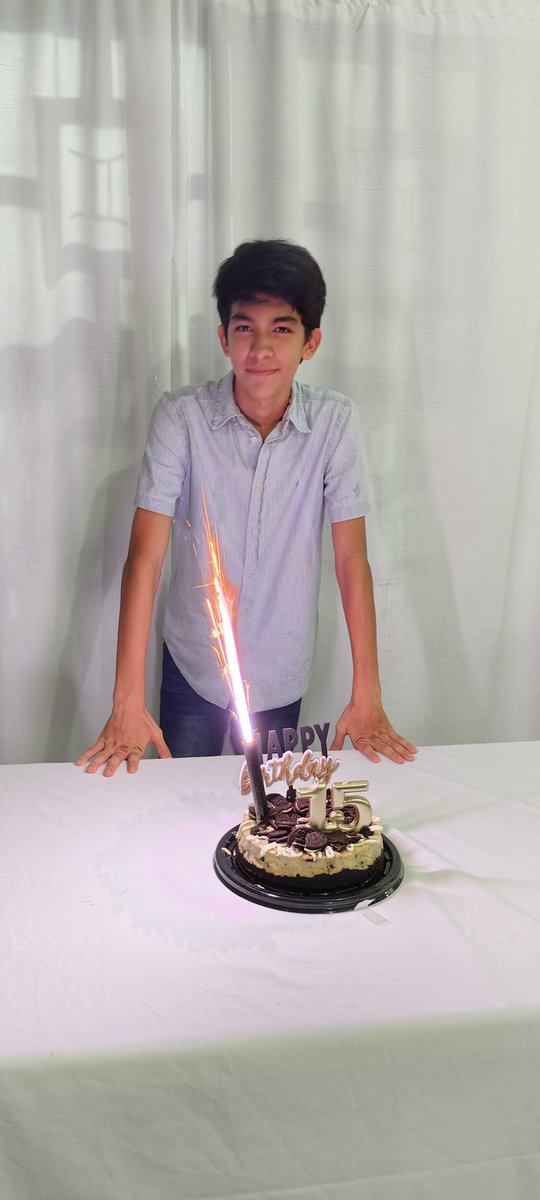 DiegoOficialMx's tweet photo. Felices XV años Diego Patricio love u hijito! Gracias universo 💚⚡💝 https://t.co/WbHcZTHymk