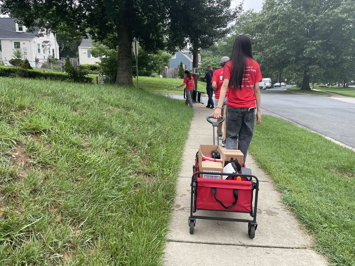 Sound-the-Alarm <a href="/mcfrs/">MontgomeryCo(MD)Fire</a> working w/ partners <a href="/RedCrossNCGC/">Red Cross NCGC</a> TODAY along w/ <a href="/KensingtonVFD/">Kensington VFD</a> <a href="/mcvfra/">MoCo(MD) Vol. Fire</a> <a href="/WheatonRescue2/">WVRS</a> &amp; many volunteers we collectively educated about home fire safety &amp; installed smoke alarms, serving more than 200 people <a href="/MontgomeryCoMD/">Montgomery County MD Government</a>