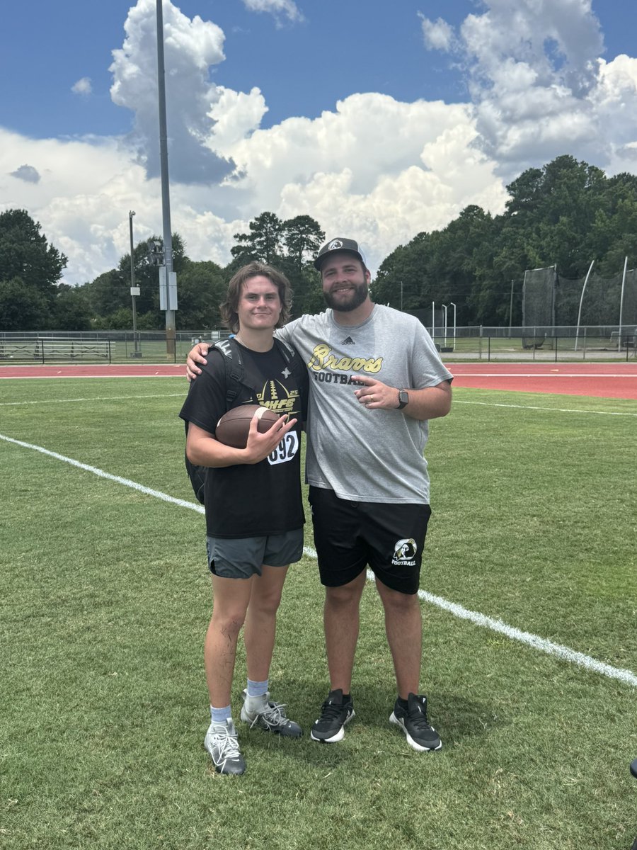 I had an amazing and fun day at the Mark Hall Football Camp at UNC Pembroke! I’m grateful for the experience and excited to take what I learned today and keep getting better.
<a href="/CoachHallUNCP/">Mark Hall</a> <a href="/CoachBWitt_/">Bryce Witt</a> <a href="/CJSPILLER/">CJ SPILLER</a> <a href="/AfnfR/">AFNF RECRUITING</a> <a href="/QBConfidential/">QBConfidential</a> <a href="/UNCP_Sports/">UNCP Braves l #BraveNation</a> <a href="/theqbschool/">The QB School</a>
