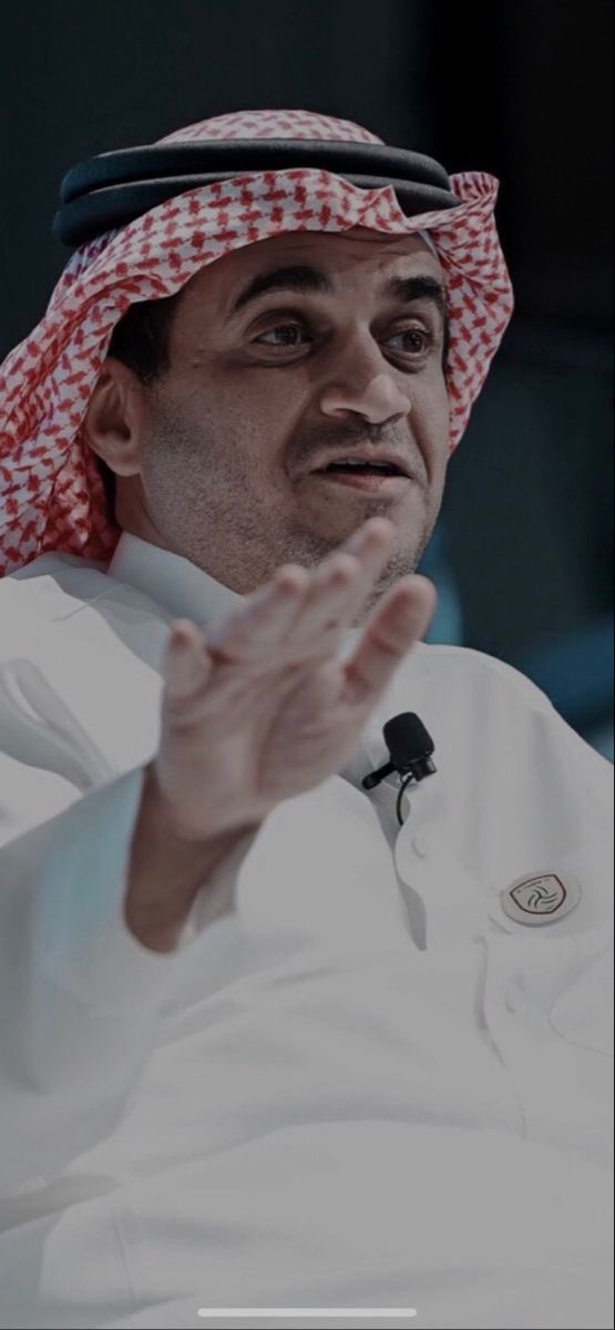اول مره احس ان شعوري بين نارين ! 
سبحان الله احنا النادي الوحيد اللي ماعندنا اعضاء شرف ولا عندنا داعمين بس عندنا هالاثنين ومايتفقون ليش ؟! حقيقي وضعنا غرررريييييييب