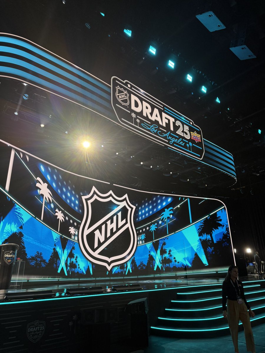 JonathanDMillsy's tweet image. That’s a wrap from @peacock_theater this weekend, as the 2025 #NHLDraft is in the books! 😄🏒✔️
Plenty more on the way from the fine @DetroitRedWings content folks behind the scenes. Up next, #LGRW Development Camp!