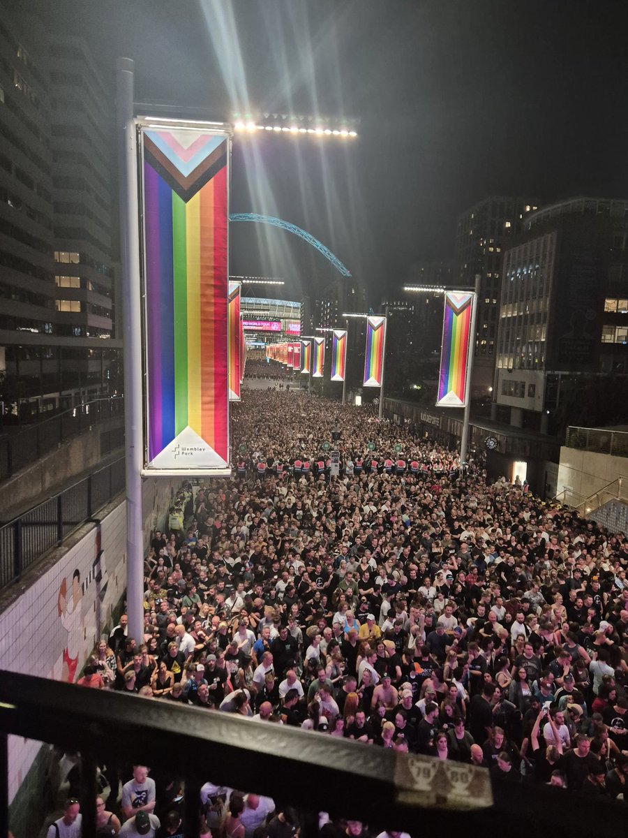 NWO4LIFE34's tweet image. Don’t let the Internet fool you into thinking new Linkin Park doesn’t matter.
Not everything you read online is true.
wow.
#LinkinPark
#Wembley