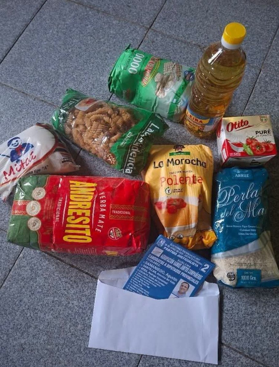 ElTrumpista's tweet image. En Formosa están comprando votos  para el kirchnerismo en las legislativas con comida.

La concha de tu madre Insfran.