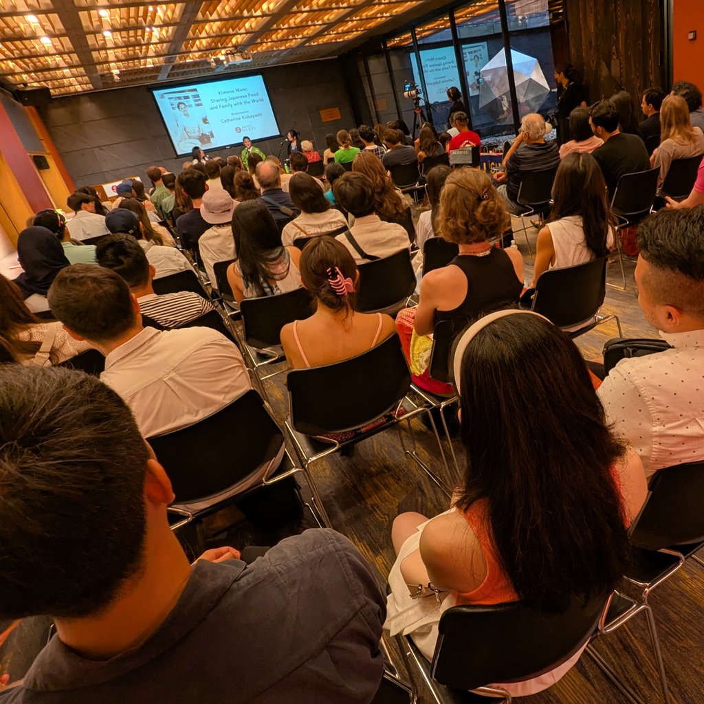 Peter Tatara (@petertatara) on Twitter photo A packed house for <a href="/Kimono_Mom/">Kimono Mom / MOE</a> tonight at Japan Society as she shares stories of her adventures traveling across America! A packed house for <a href="/Kimono_Mom/">Kimono Mom / MOE</a> tonight at Japan Society as she shares stories of her adventures traveling across America!