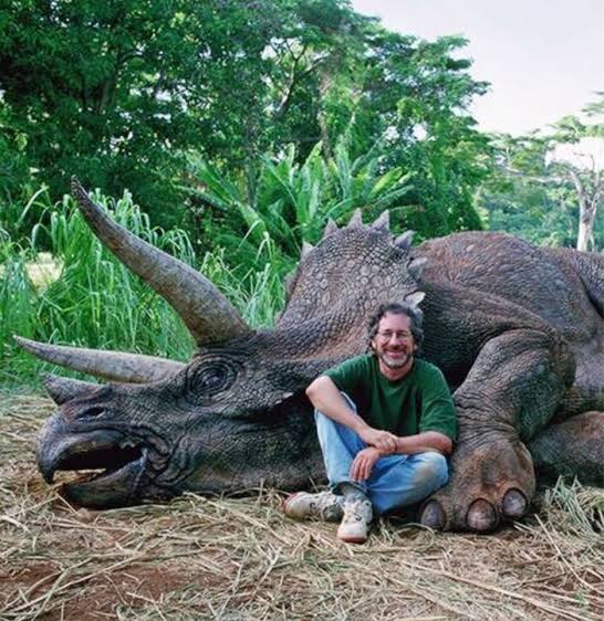 Urart3's tweet photo. We need to put an end to the sport hunting of dinosaurs, utterly disgusting https://t.co/elaz0hc1Jl