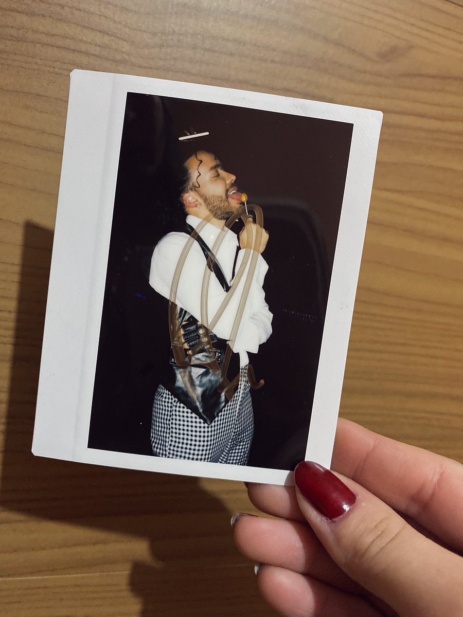 La foto, el autógrafo, ÉL 💙
Un poquito de alegría en medio de
tanto caos.. Love youuu @princeroyce ♾ por fiiiin llegó 💿🇦🇷