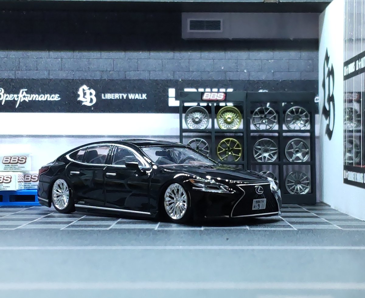 tarosukedeko's tweet photo. LEXUSをプチカスタム。
ローダウン仕様！
スケール1/64 https://t.co/MELCSTjfc8
