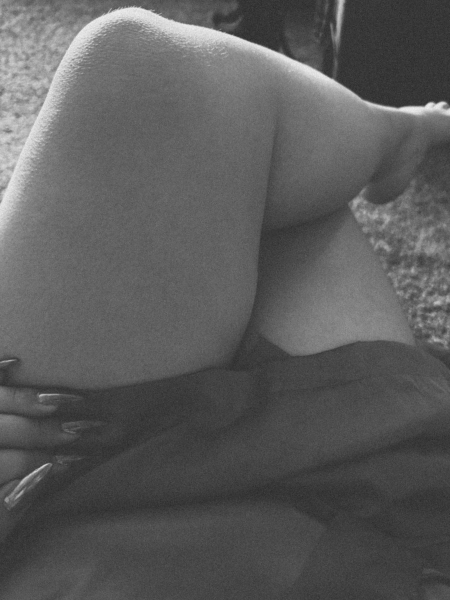 TheSpoilQueen's tweet photo. Skin like sin. Claws like punishment.
You don’t get access—you earn it.
Spoil first, speak second. 💋”

🖤 Cash App: $theespoilqueen

#Findomme #BratGoddess #FacelessDomme #GothFemdom  #SpoilMe #FinancialDomination #Paypig #FeetFindom #FemdomEnergy https://t.co/ulbdjtMi77