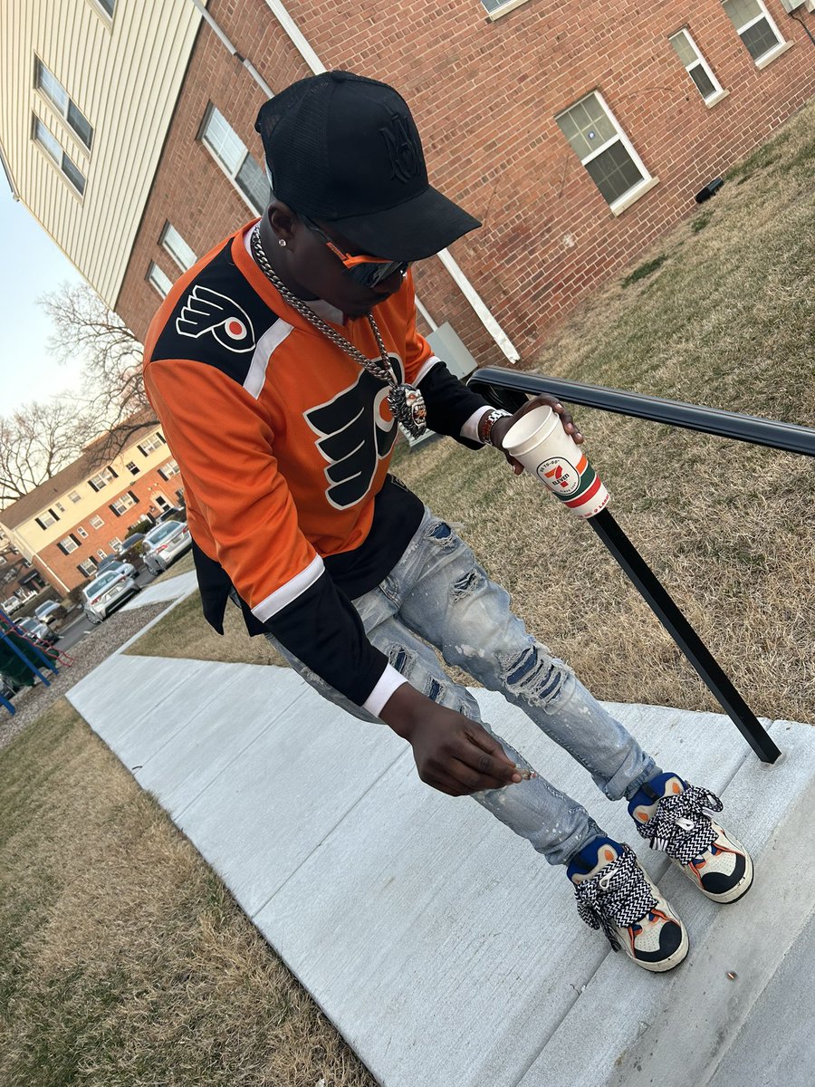 BigDawggChee_'s tweet photo. Fly ass nigga but I’m too fly for fly shit 💯🧼💕 https://t.co/JLYsZXhtD2