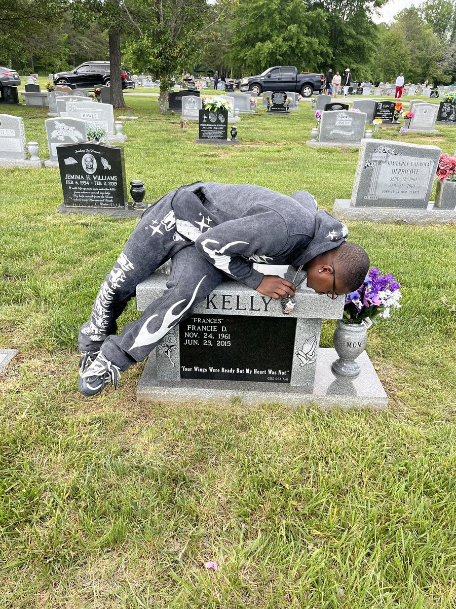 BigDawggChee_'s tweet photo. Fly ass nigga but I’m too fly for fly shit 💯🧼💕 https://t.co/JLYsZXhtD2