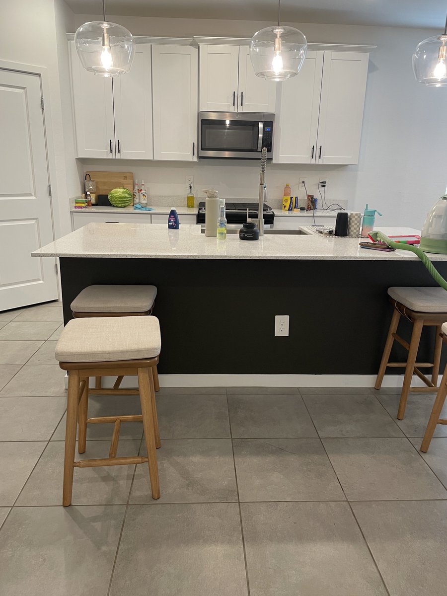 The small details can change your perspective on everything in sight. 

We woke up went to Home Depot got a paint color matched and BOOM. 🤩  #homeimprovement