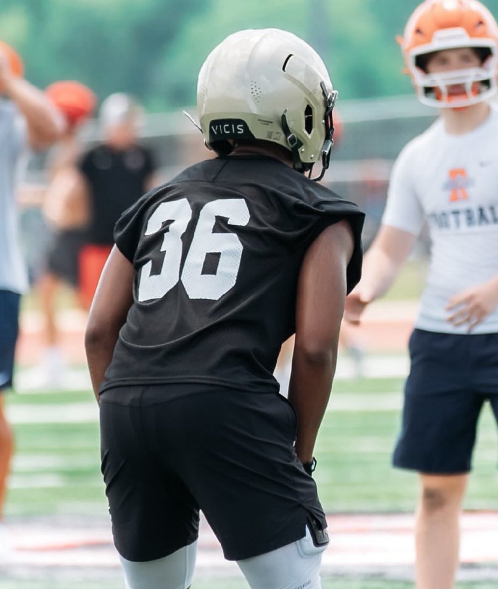 Xay_Bond9's tweet photo. First scrimmage in the books. Can’t wait to get back out there and continue to get better. @NoblesvilleFB @EzeObiora2 #OLB #classof2027 https://t.co/nsonbqbups