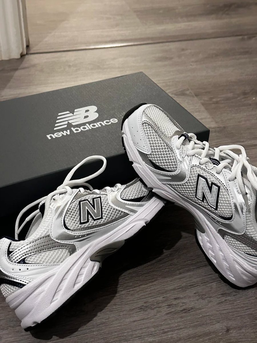 Threads of strength and lines of art 🎨
A woven tale a racing heart 🫀
They fit like dreams and move like breeze 🍃
With every run they aim to please 🏃