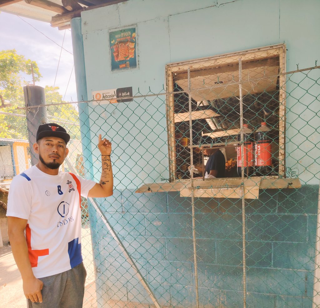 Bitcoinpirraya's tweet image. Today our children on Isla La Pirraya received lessons about Bitcoin, gave thanks to God, and had a class on Christian principles.
They received their meals, and also visited some local businesses.@Luis21satoshi