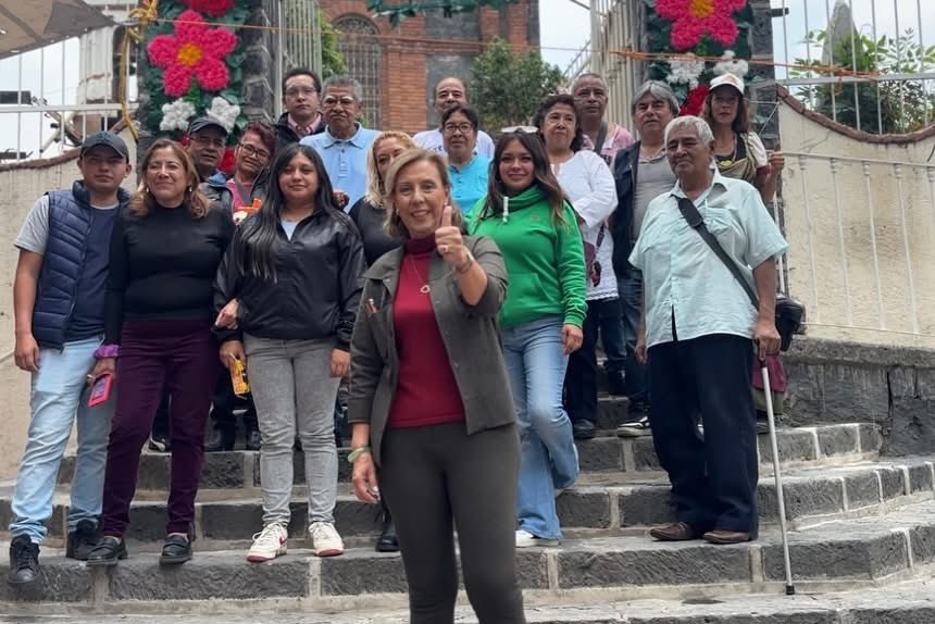 Agradezco a las y los vecinos del Pueblo de Santa Ursula #Coyoacán por asistir junto con sus hijos e hijas a la función de teatro guiñol. ¡Sigamos educando desde la cultura de la paz! 🎭🤍<a href="/CaravanaEscnic1/">Caravana Escénica</a> <a href="/CarlosPuenteZAC/">Carlos Puente Salas</a>