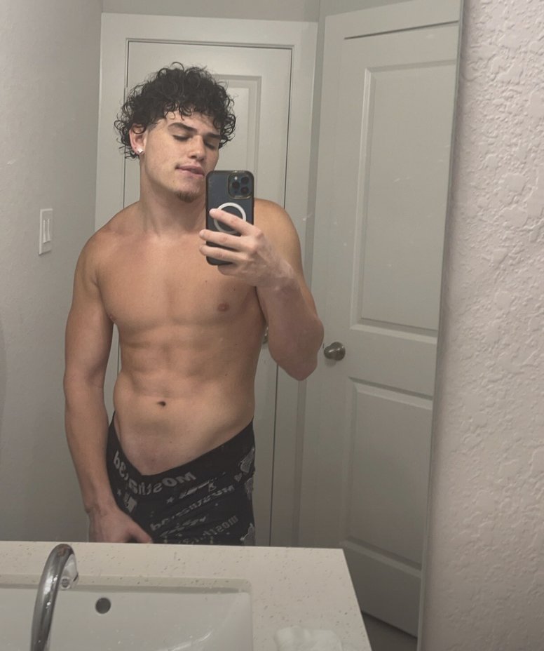 GOATDomX's tweet photo. One “hello” in the comments and my nudyz unlock immediately https://t.co/vdJthZnLOW