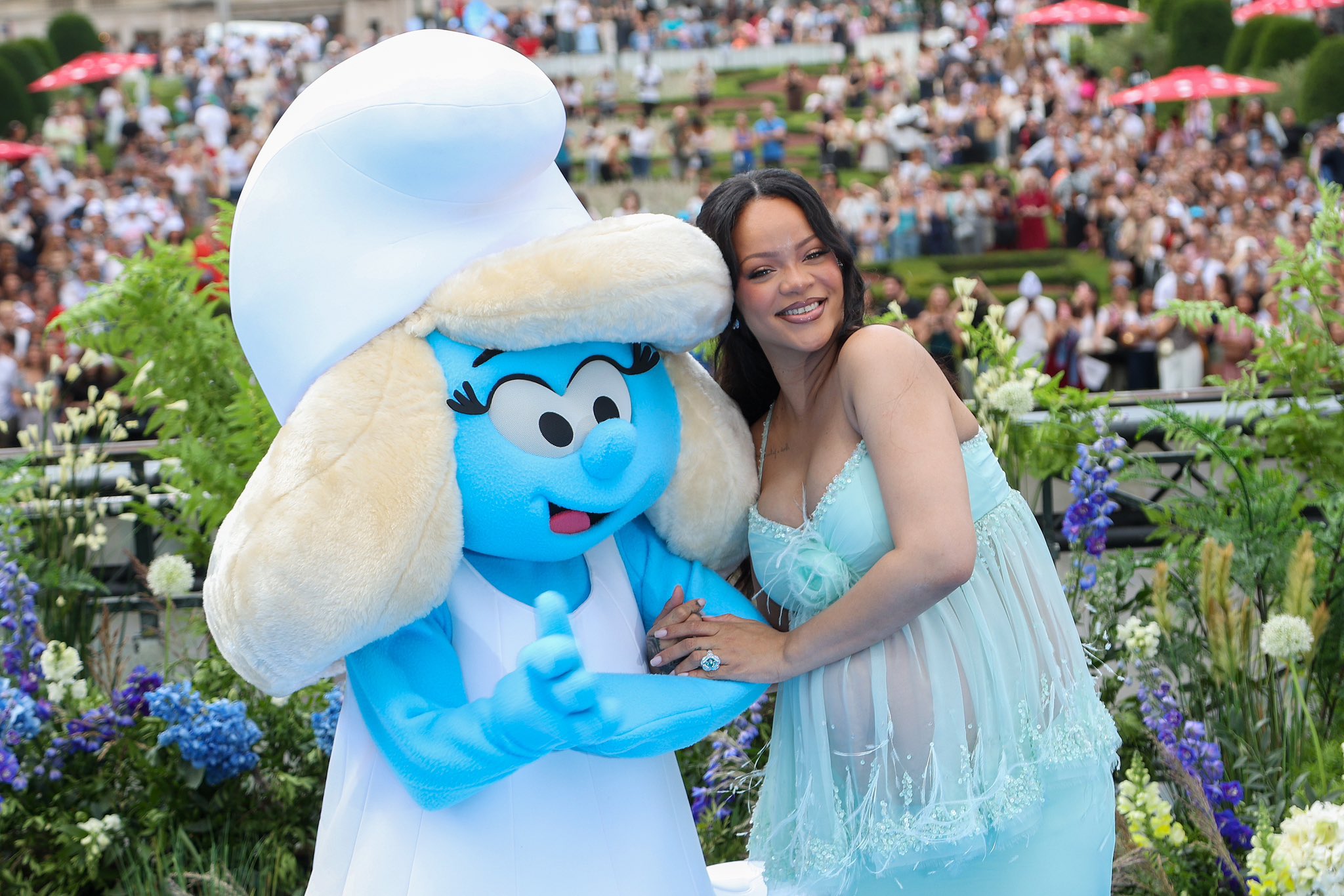 Deadline on X: "Rihanna giving Smurfette a hug at the global premiere of #SmurfsMovie in Brussels earlier today https://t.co/UUdfP1RsxL" / X