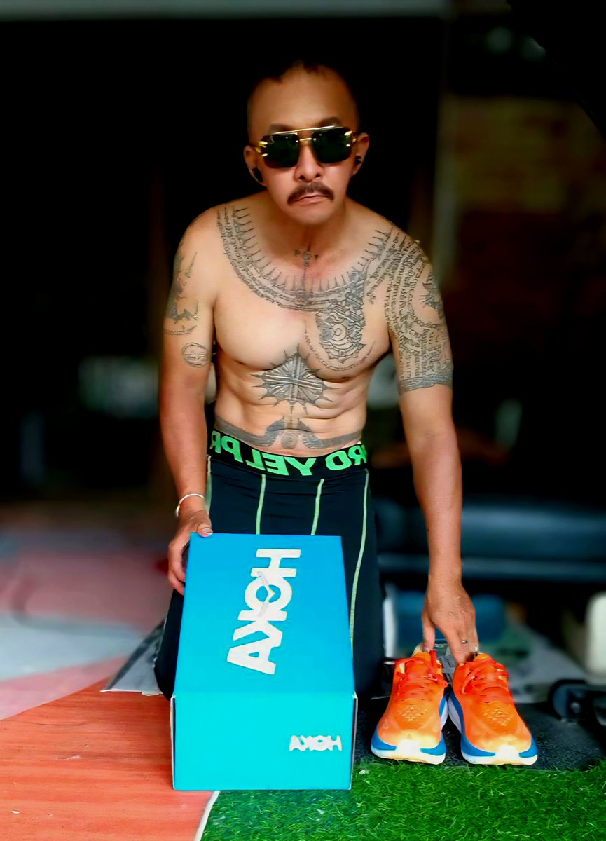 Uncle Phu tweet media
