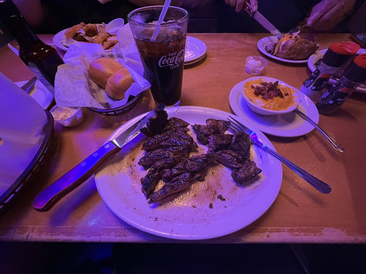 went out today for some steak! everything was so yumm😋