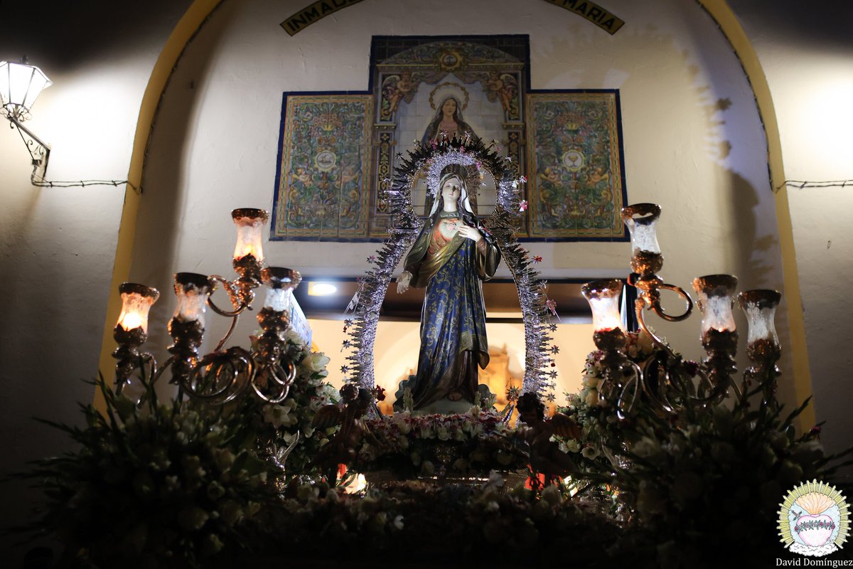 🔵 Concluye la procesión del Inmaculado Corazón de María en su parroquia. 

¡VIVA EL INMACULADO CORAZÓN DE MARÍA!
¡VIVA TODOS SUS HERMANOS!
¡Y VIVA SU BARRIO DE TORREBLANCA!

📸 @davidvzfotos

#AmorInmaculado #InmaculadoCorazondeMaria2025
#ProcesionInmaculado