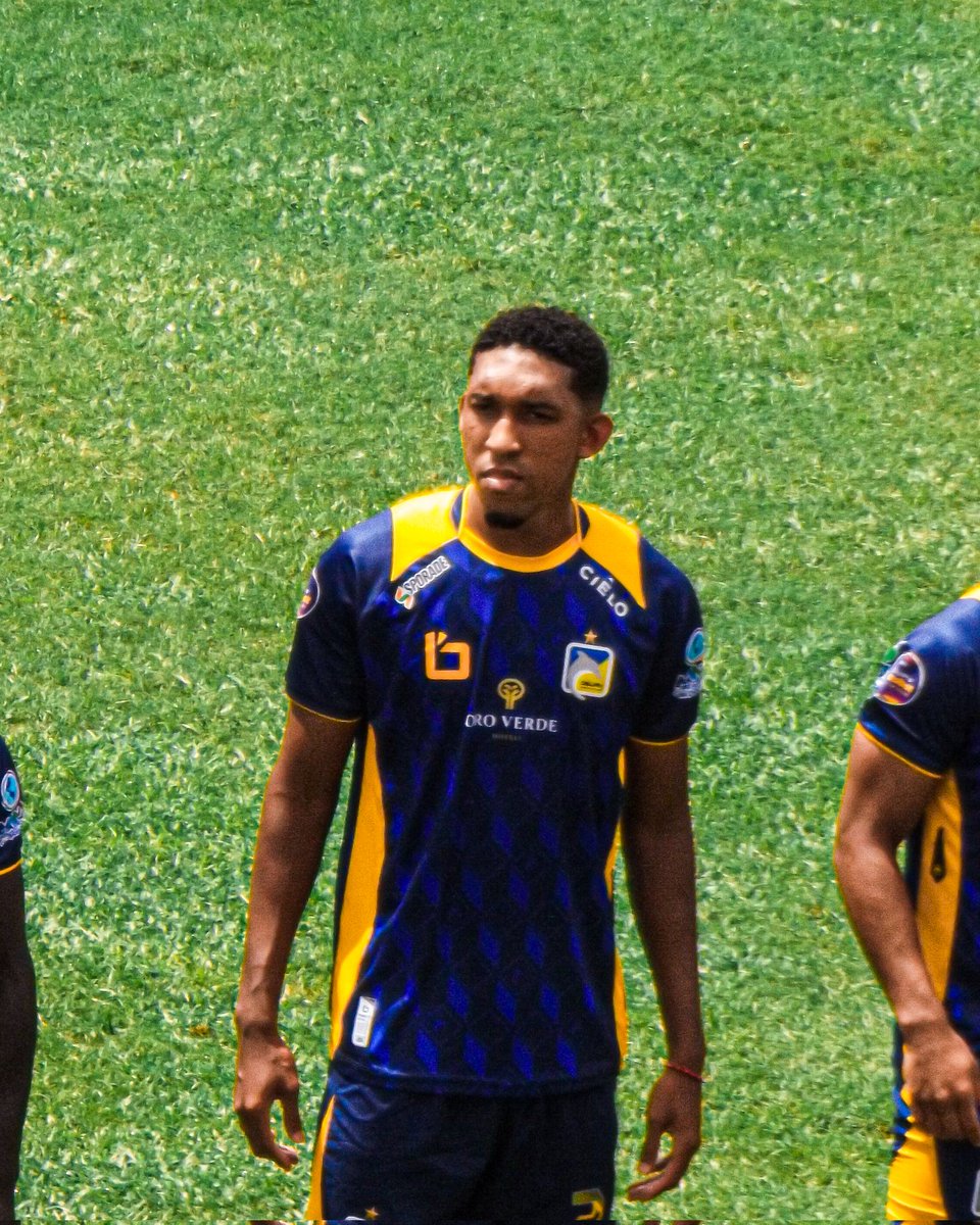 amantesdelgol1's tweet photo. NUEVO FICHAJE PARA LIBERTAD FC 🟠⚪

✒️ Alan García firmó contrato con el club Lojano y desde mañana estaría a las órdenes de Juan Carlos León.

ℹ️ @Devargas_10 https://t.co/caVPNHDo0U