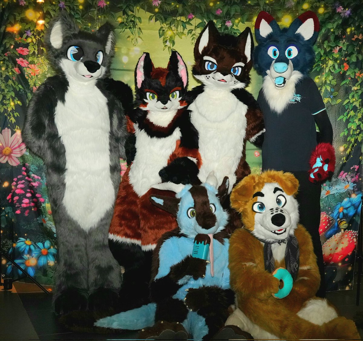 We had a great BBQ party with friends! Thanks to everyone who was here! ❤️🥰