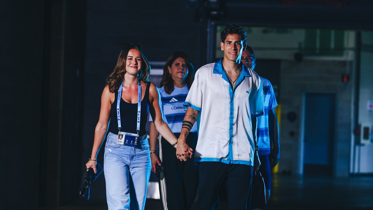 Arrived in style 🔥

#SKCvRSL | <a href="/ParisiCoffee/">Parisi Coffee</a>