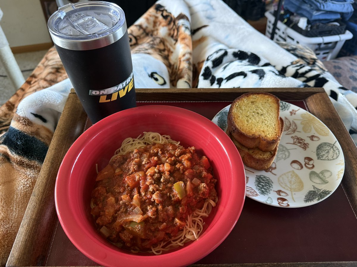 CHDAngelMom's tweet photo. @OfficialOPLive @ReelzChannel @REELZPlus w/  @WeinmannMarc #FirstShiftEntree #OPLiveSaturday #OPNation #OnPatrolLive Homemade Spaghetti w/ Garlic Bread &amp; #PepsiZero https://t.co/ASzKOHrZZw