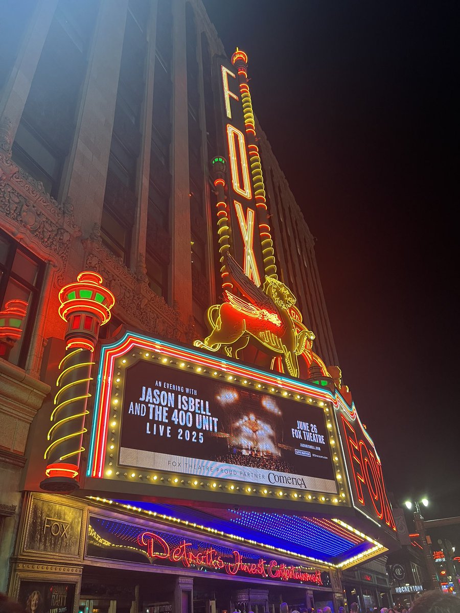 thejeffbrooke's tweet image. Detroit’s popping these days. Enjoyed the holy trifecta of music on a visit this week. Jason Isbell at the Fox, Jack White’s record shop, Motown museum. All 💯 Great atmosphere downtown. 10/10
