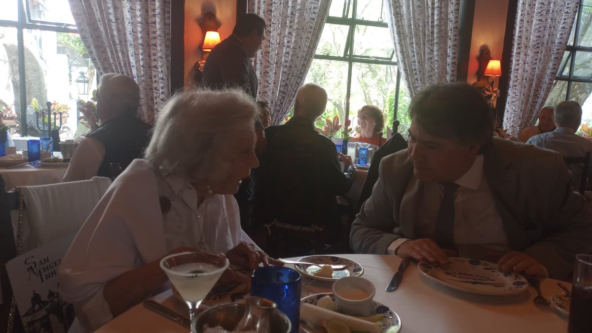 Elena Poniatowska en el marco de la entrevista que le realiza Miguel Polaino Orts, Miembro y Secretario de la Academia Española de Ciencias Penales Correspondiente de la Mexicana, en la Ciudad de México: