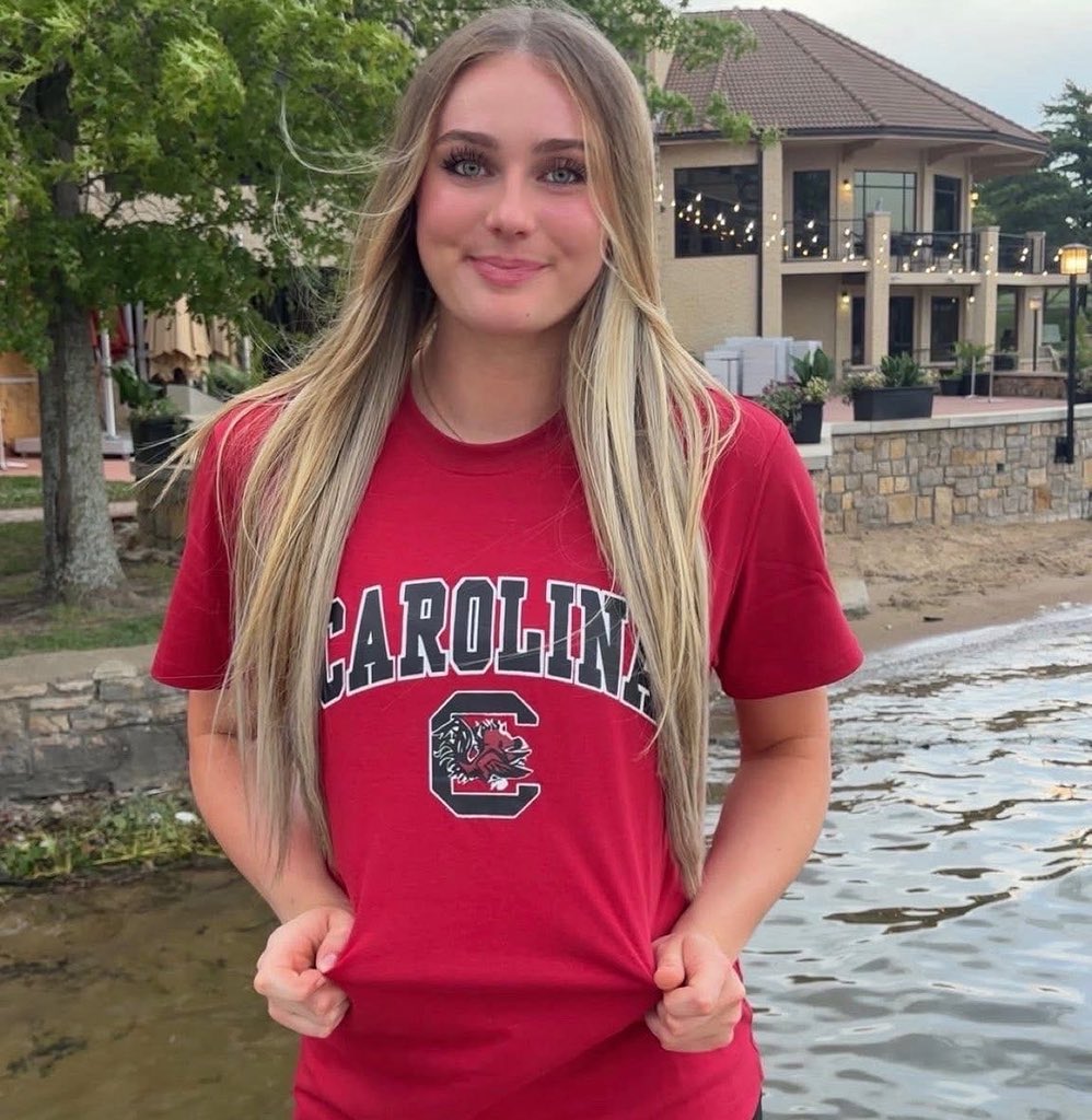🔥COMMITMENT NEWS🔥
Congratulations to Dynasty 16 Black athlete Riley Riggs and family on your verbal commitment to study and play volleyball at South Carolina!  Riley is going to have an amazing future as a Gamecock. Your Dynasty fam will be cheering you on back in KC!
#Baller💪🏾